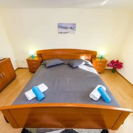 Apartment Nin Beach Apartamento