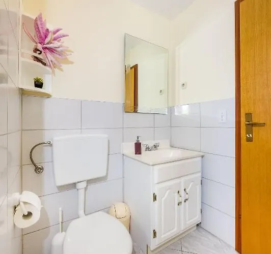 Apartment Nin Beach * Nin