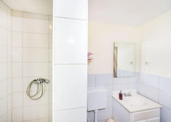 Apartment Nin Beach *