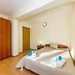 Apartment Nin Beach アパート