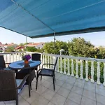 Apartment Nin Beach *