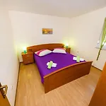 Apartment Nin Beach アパート