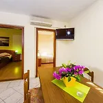 Apartment Nin Beach 아파트 닌