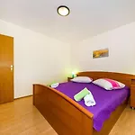 Apartment Nin Beach *