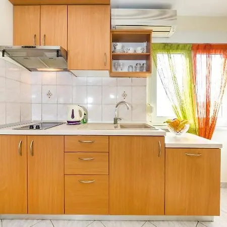 Apartment Nin Beach