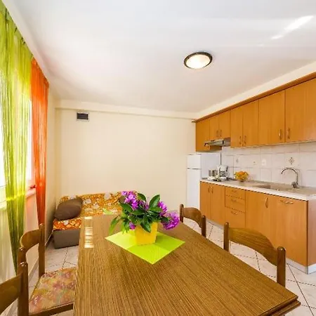 Apartment Nin Beach * Нин