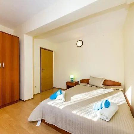 Apartment Nin Beach Апартаменты