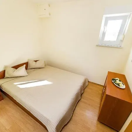 Apartment Nin Beach *