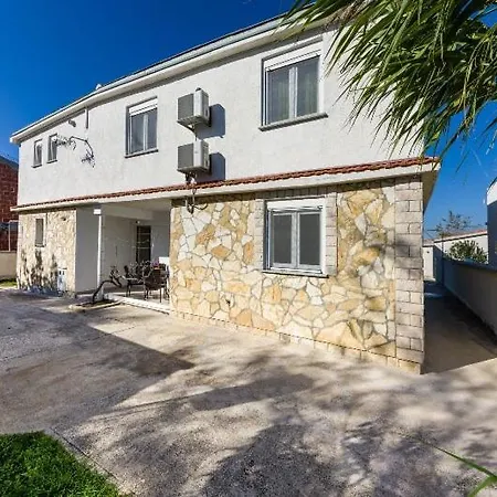Croliday Apartment Nin