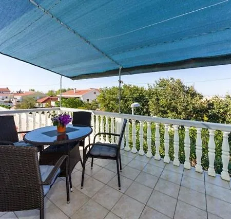 Apartment Nin Beach *