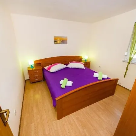 Apartment Nin Beach Апартаменты