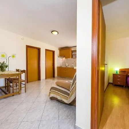 Apartment Nin Beach Nin