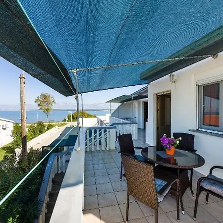 Апартаменты Apartment Nin Beach