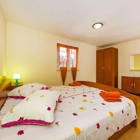 Апартаменты Apartment Nin Beach