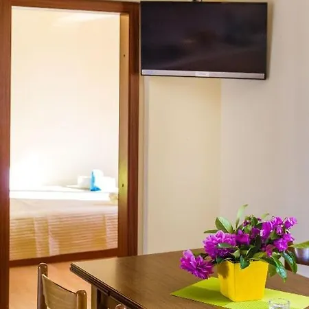 Apartment Nin Beach