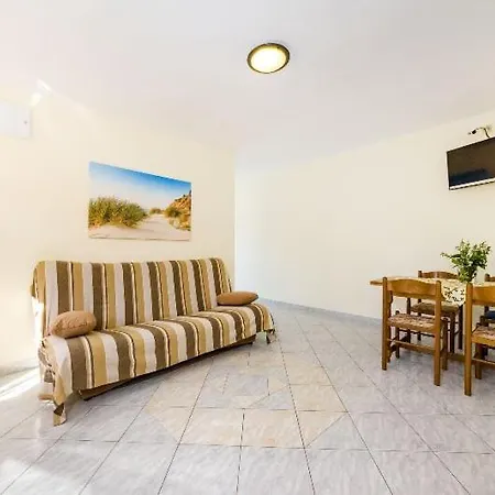 Apartment Nin Beach Апартаменты