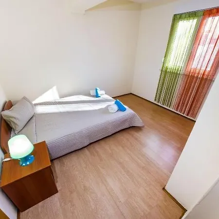 Apartment Nin Beach Апартаменты