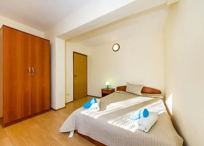 Apartment Nin Beach Apartman