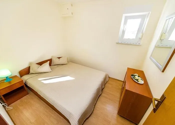 Apartment Nin Beach *