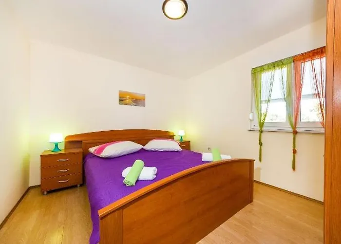 Apartment Nin Beach Nin