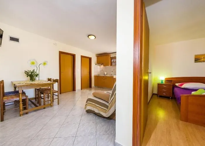 Apartment Nin Beach Nin