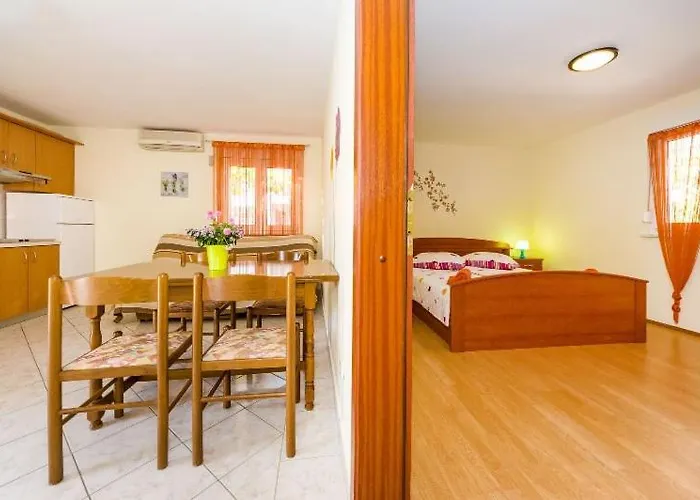 Apartment Nin Beach * Nin