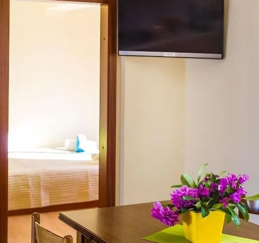 Apartment Nin Beach