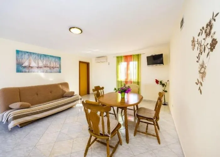 Apartment Nin Beach * Nin